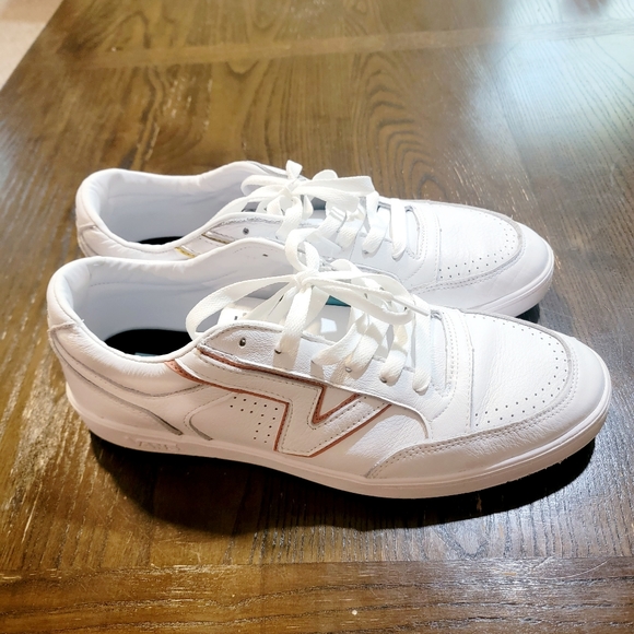 Vans Lowland CC - Picture 2 of 5